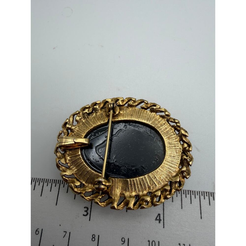 Vintage Three Graces Cameo Brooch Gold Tone Filigree Classical Pin 1960s Estate - Picture 3 of 3